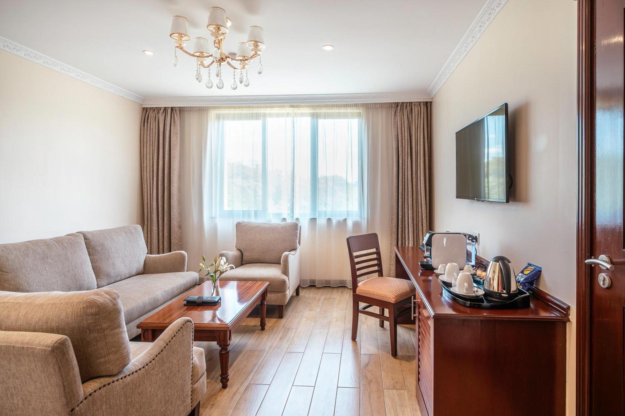 Sarova Woodlands Hotel And Spa Nakuru Exterior photo